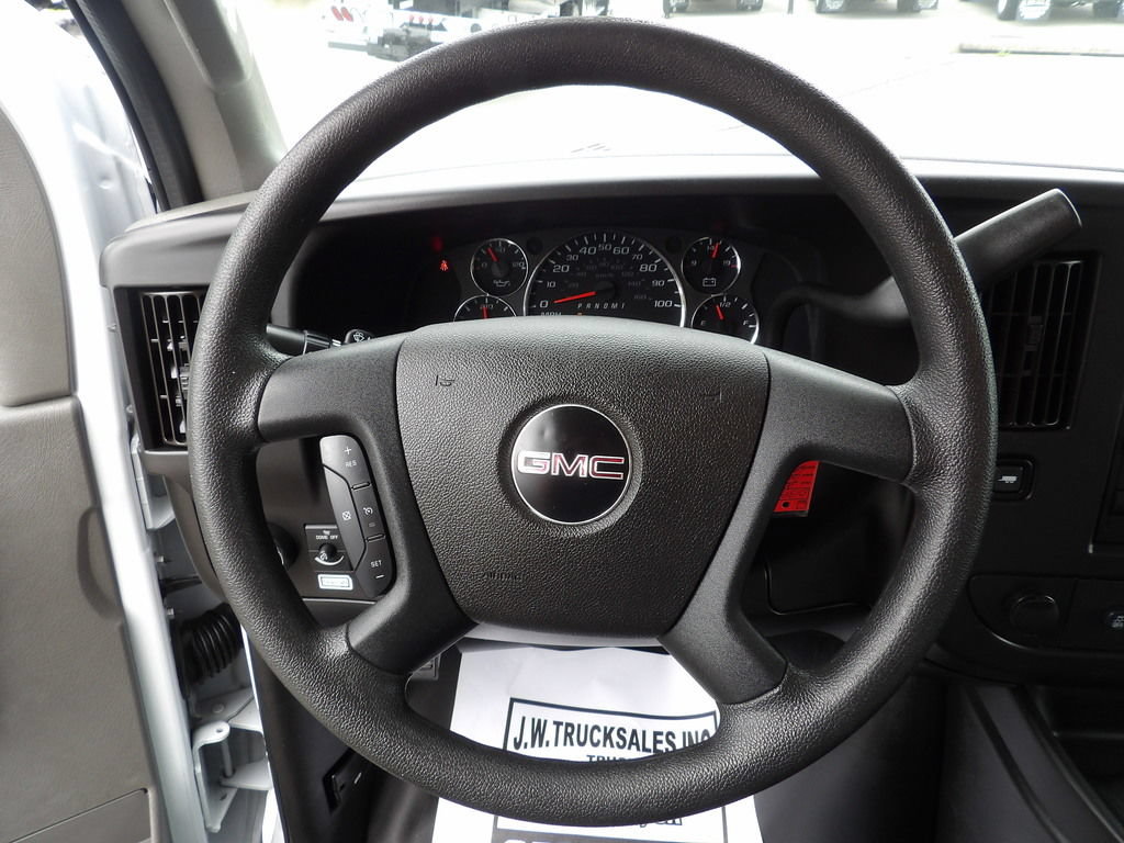 Used 2021 GMC Savana 3500 Extended w/ Power Convenience Package RWD image 19