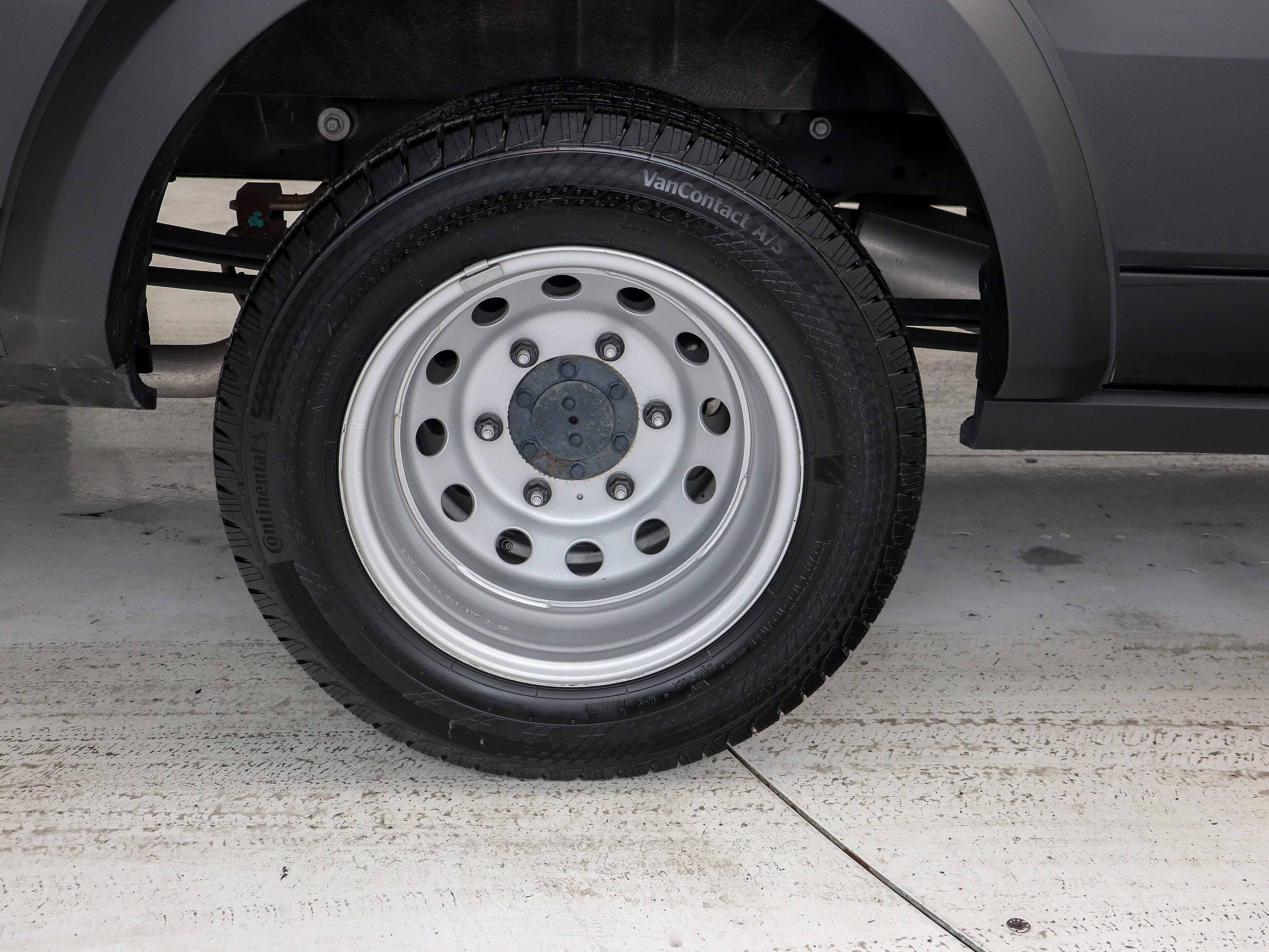 Used 2023 Ford Transit 350 XLT image 28