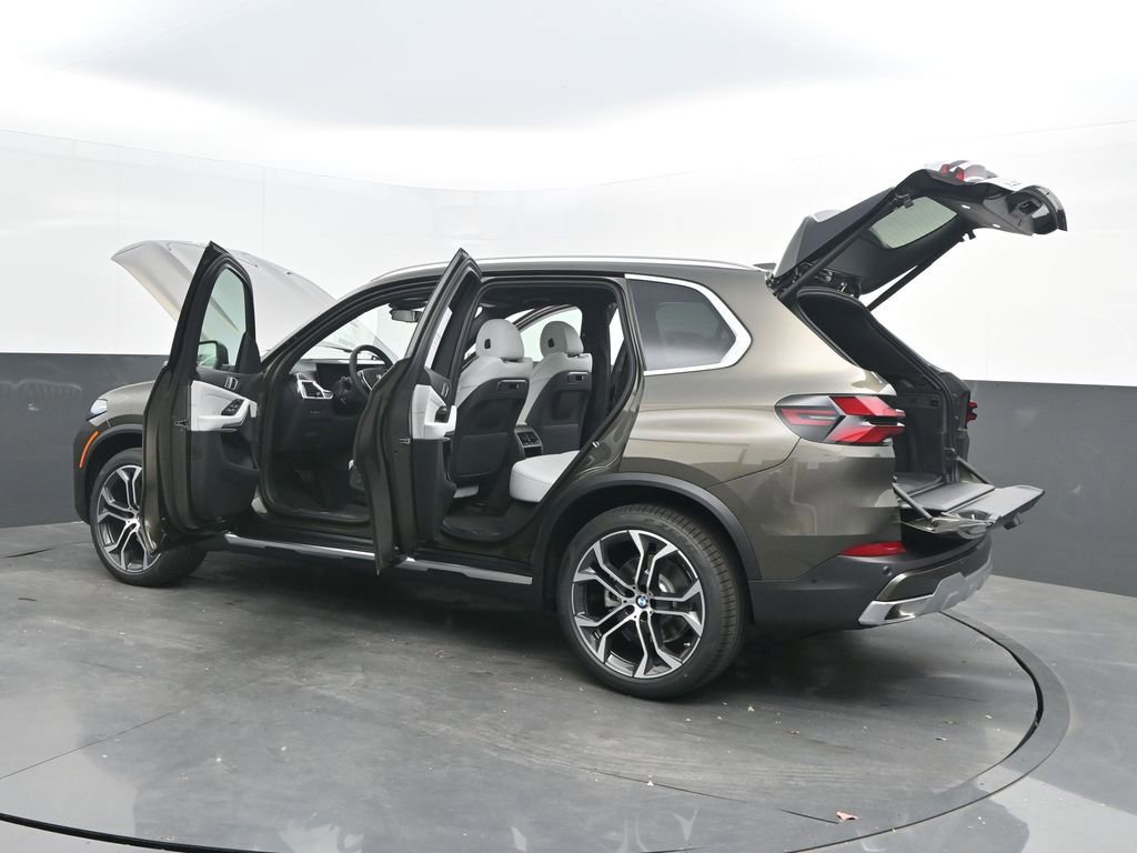 New 2026 BMW X5 sDrive40i RWD image 57