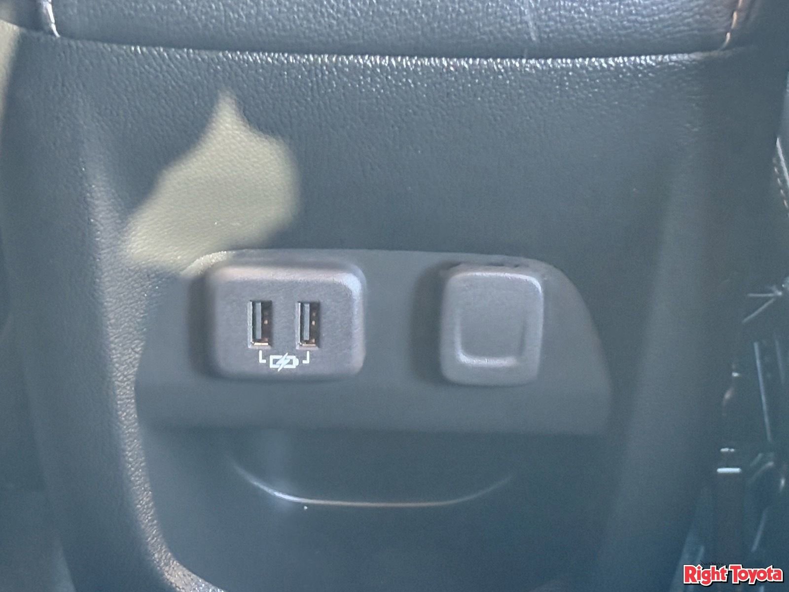 Used 2022 GMC Canyon Elevation w/ Elevation Premium Package image 14