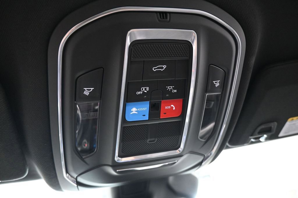 Used 2023 Jeep Grand Cherokee Altitude AWD/4WD image 29