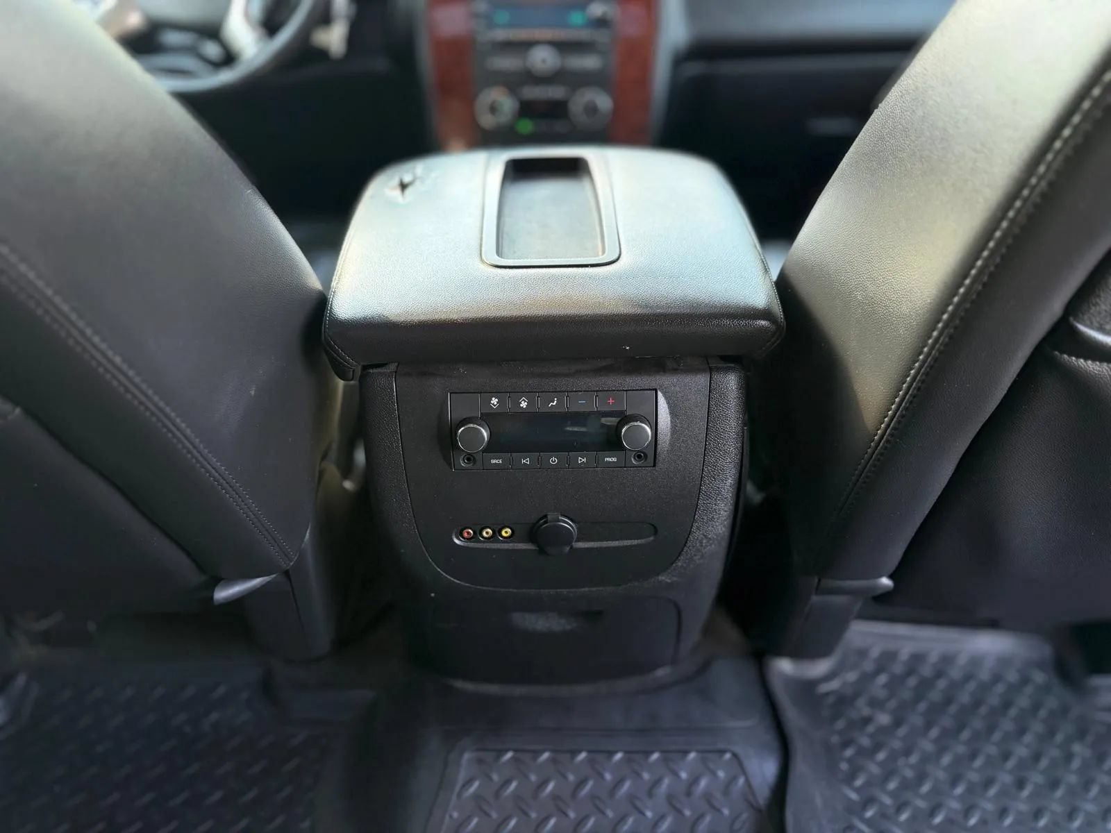 Used 2011 Chevrolet Tahoe LT AWD/4WD image 16