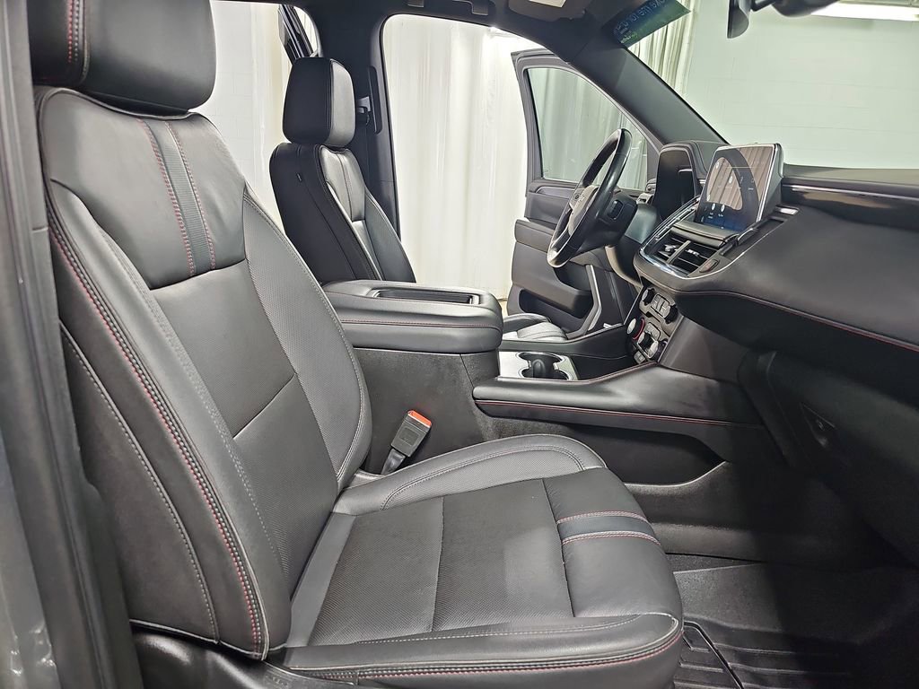 Used 2022 Chevrolet Tahoe RST w/ Luxury Package AWD/4WD image 13