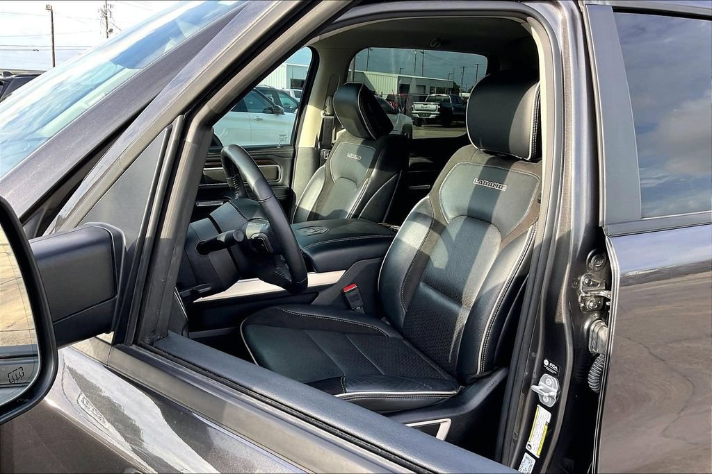 Used 2022 RAM 1500 Laramie AWD/4WD image 17