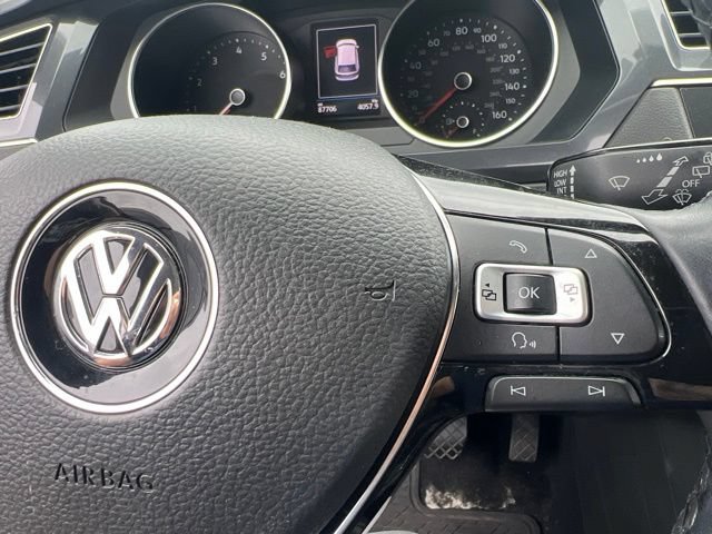 Used 2018 Volkswagen Tiguan SEL AWD/4WD image 17