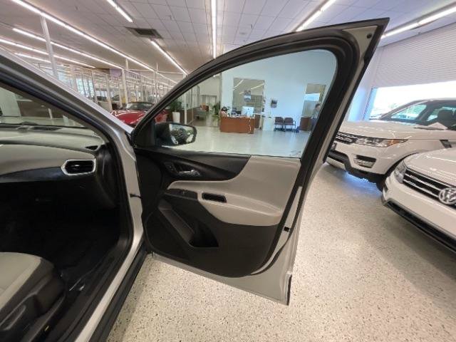 Used 2018 Chevrolet Equinox LS FWD image 36