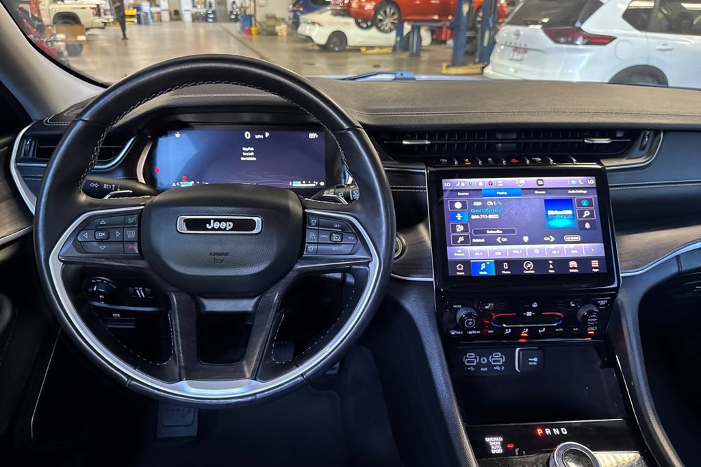 Used 2022 Jeep Grand Cherokee L Limited AWD/4WD image 14