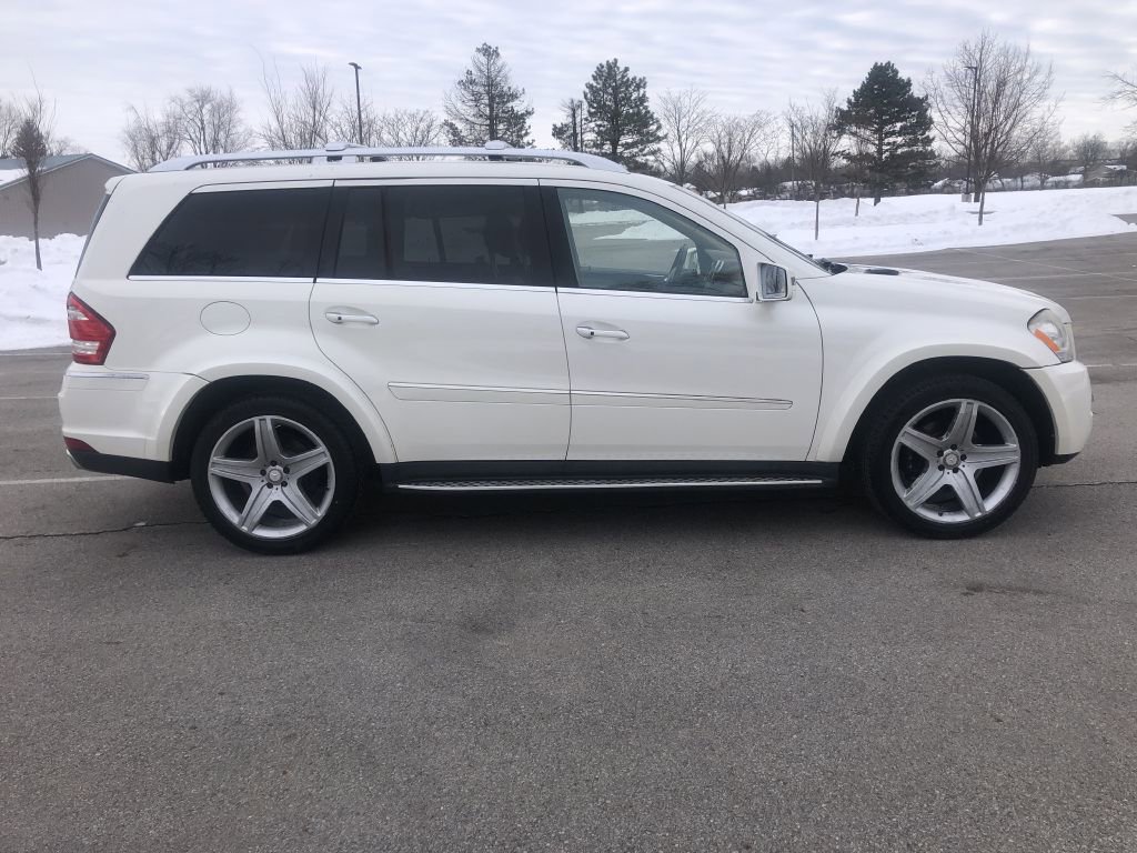 Used 2011 Mercedes-Benz GL 550 4MATIC image 7