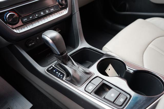 Used 2019 Hyundai Sonata Limited image 16