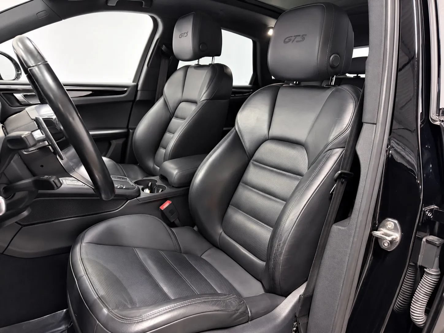 Used 2017 Porsche Macan GTS AWD/4WD image 12