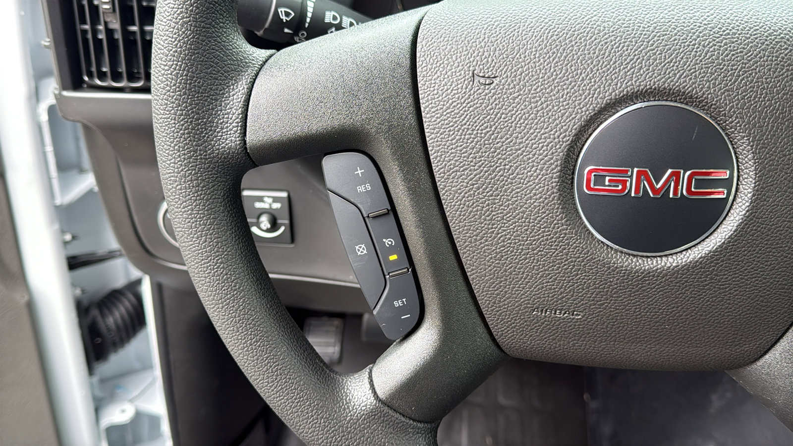 New 2026 GMC Savana 3500 Extended RWD image 9