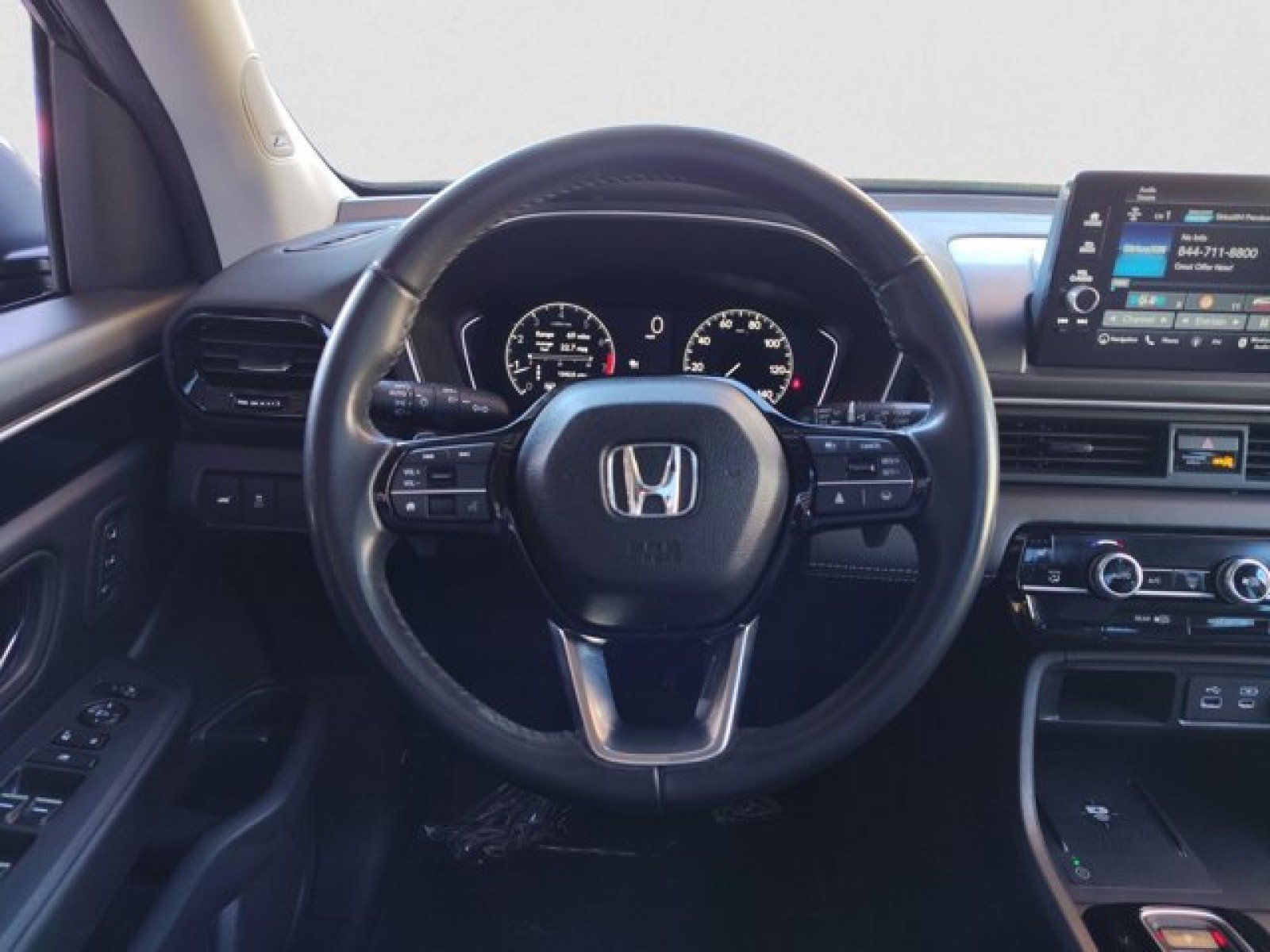 Used 2023 Honda Pilot Touring image 16