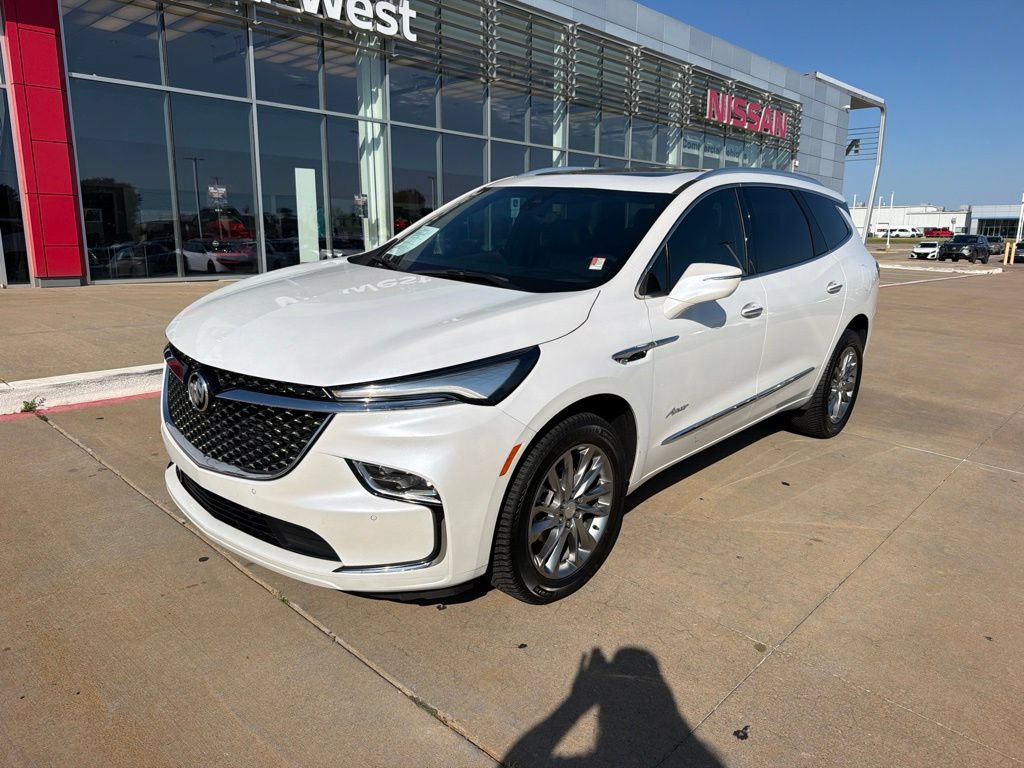 Used 2022 Buick Enclave Avenir w/ Avenir Technology Package FWD image 1