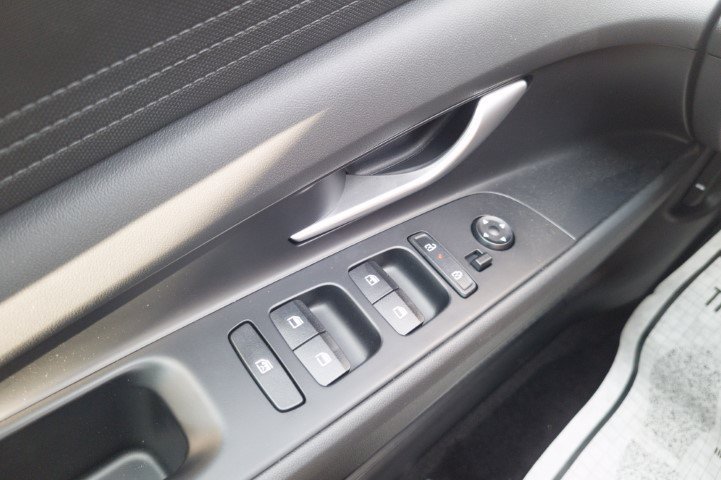 New 2026 Hyundai Elantra SE FWD image 30