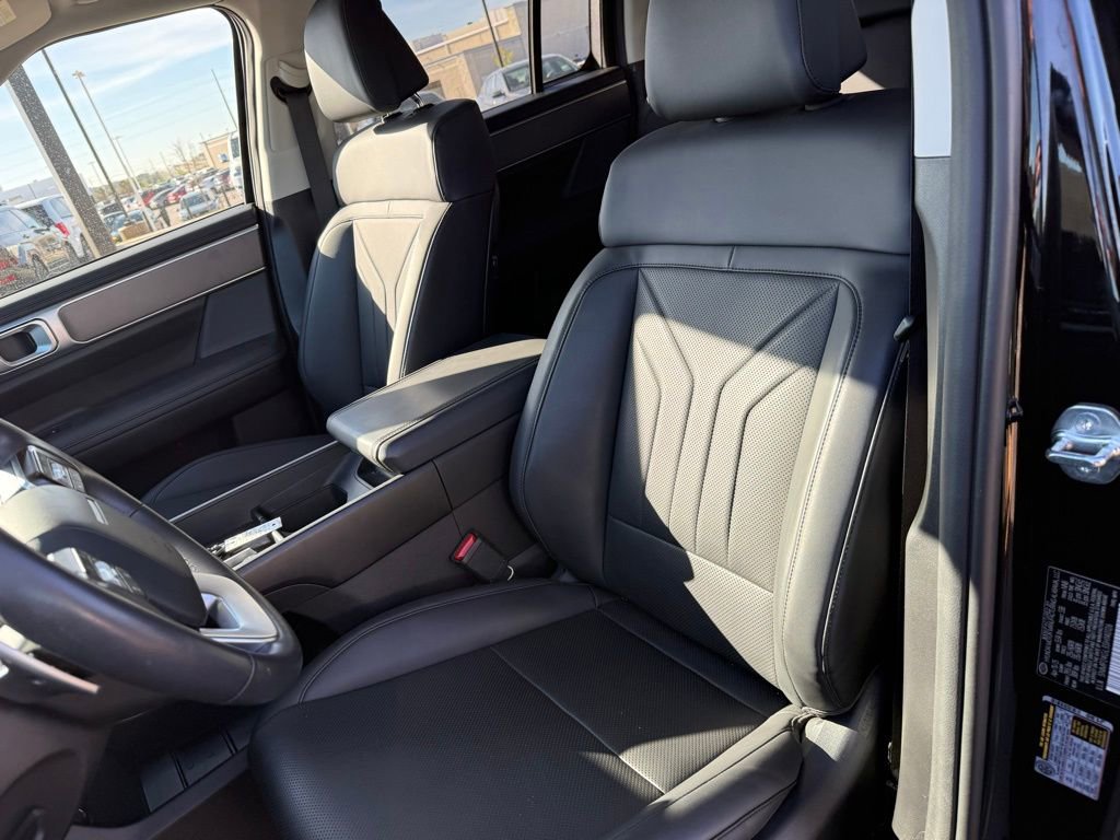 Certified 2025 Hyundai Santa Fe SEL image 8