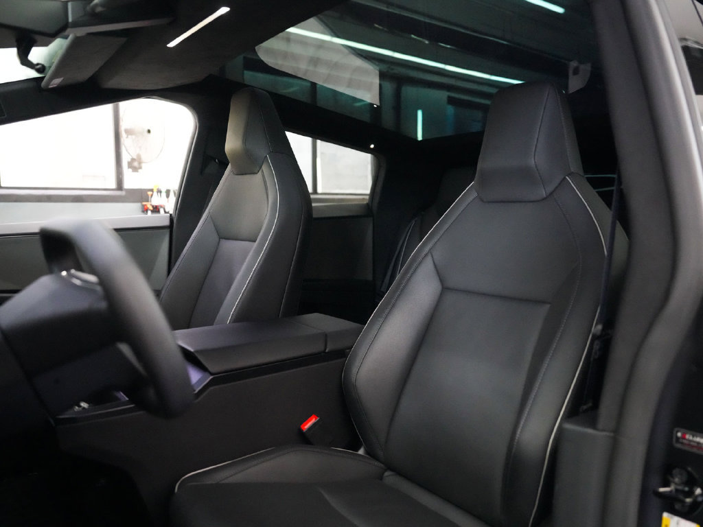Used 2024 Tesla Cybertruck Cyberbeast AWD/4WD image 22