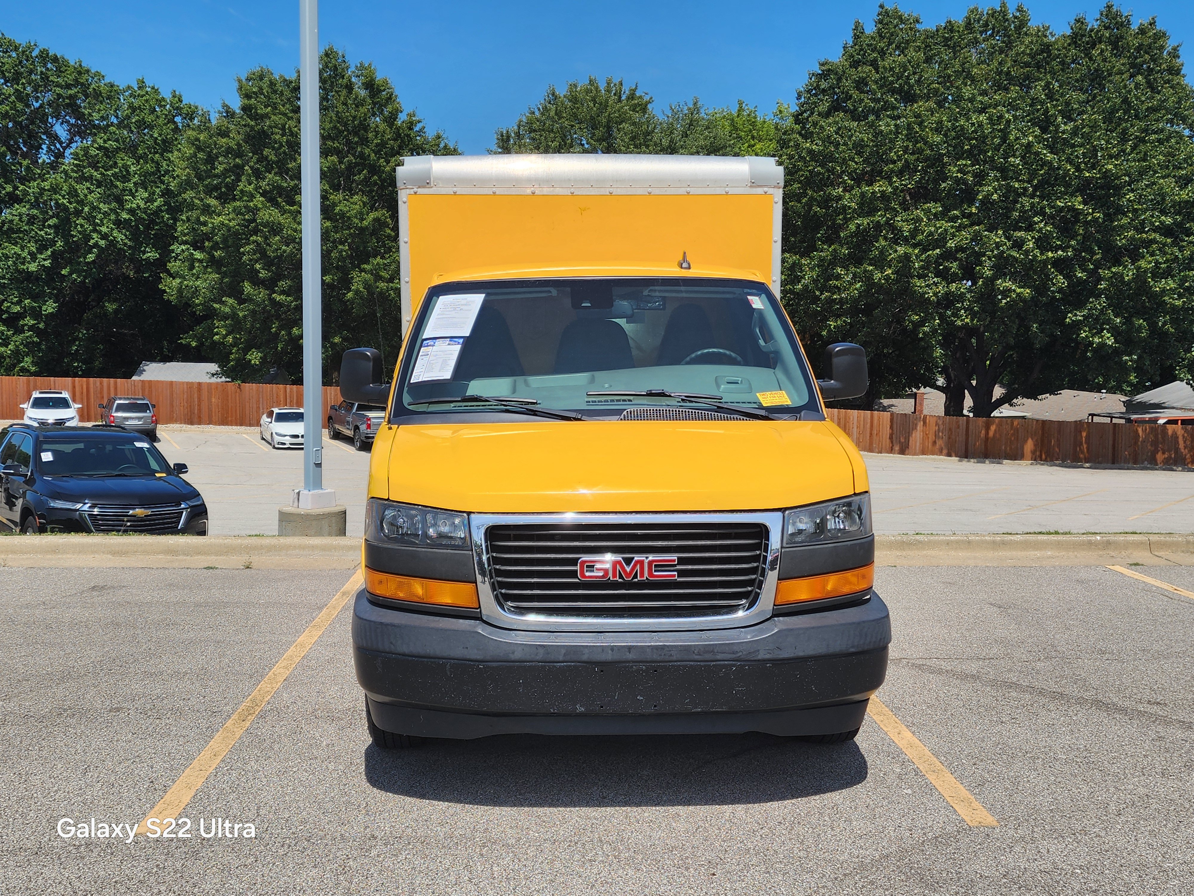 Used 2019 GMC Savana 3500 w/ Driver Convenience Package RWD image 3