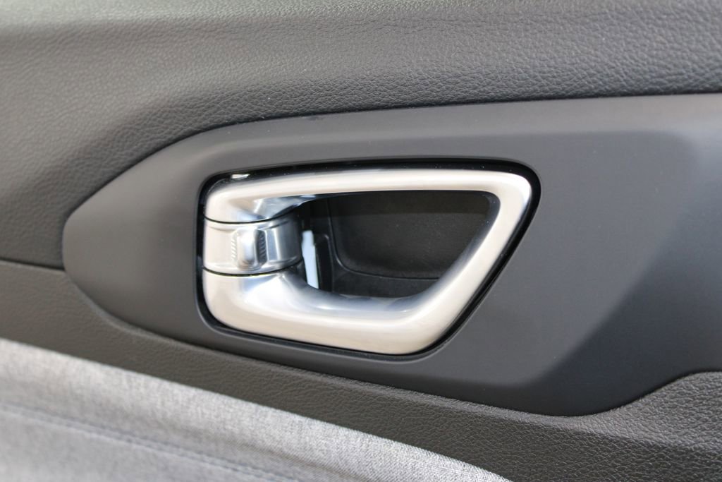 Used 2024 Jeep Compass Latitude image 34