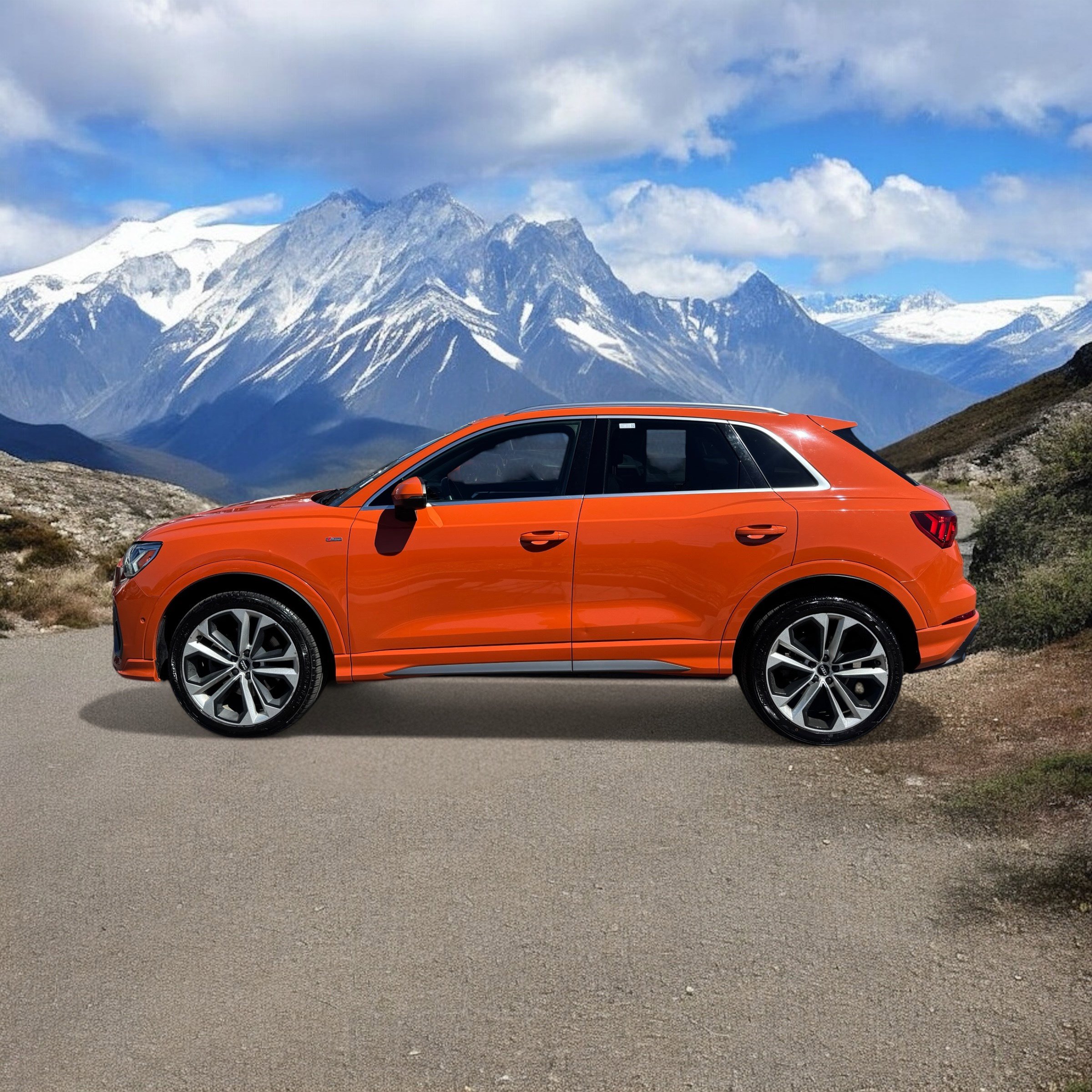 Used 2020 Audi Q3 2.0T Prestige w/ Prestige Package image 2