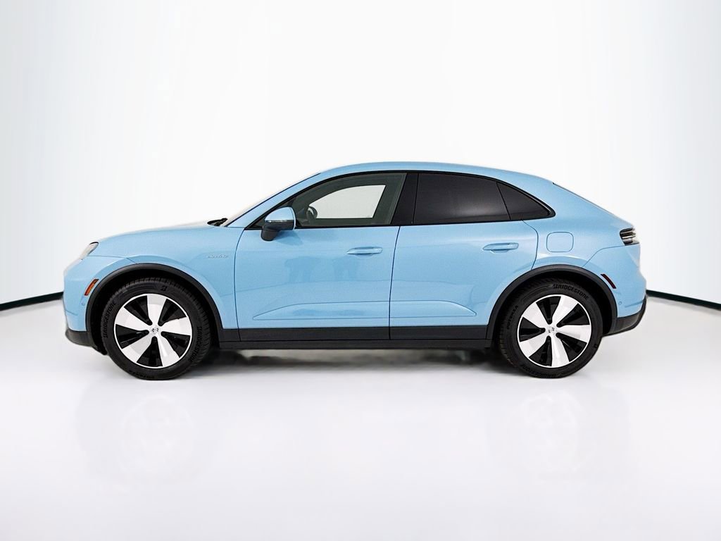 Certified 2024 Porsche Macan 4 Electric image 2