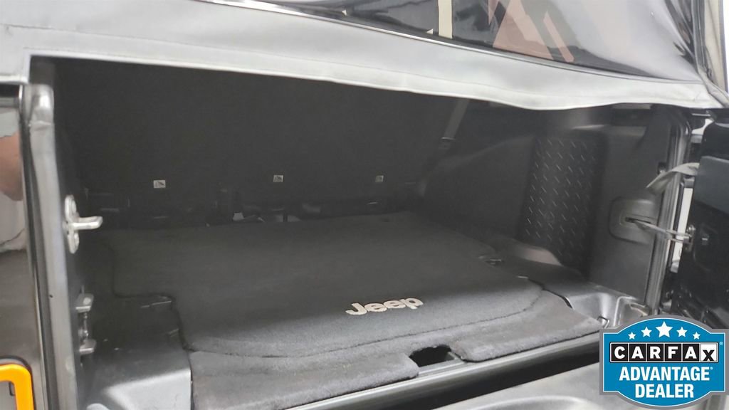 Used 2017 Jeep Wrangler Unlimited Sport w/ Connectivity Group image 32