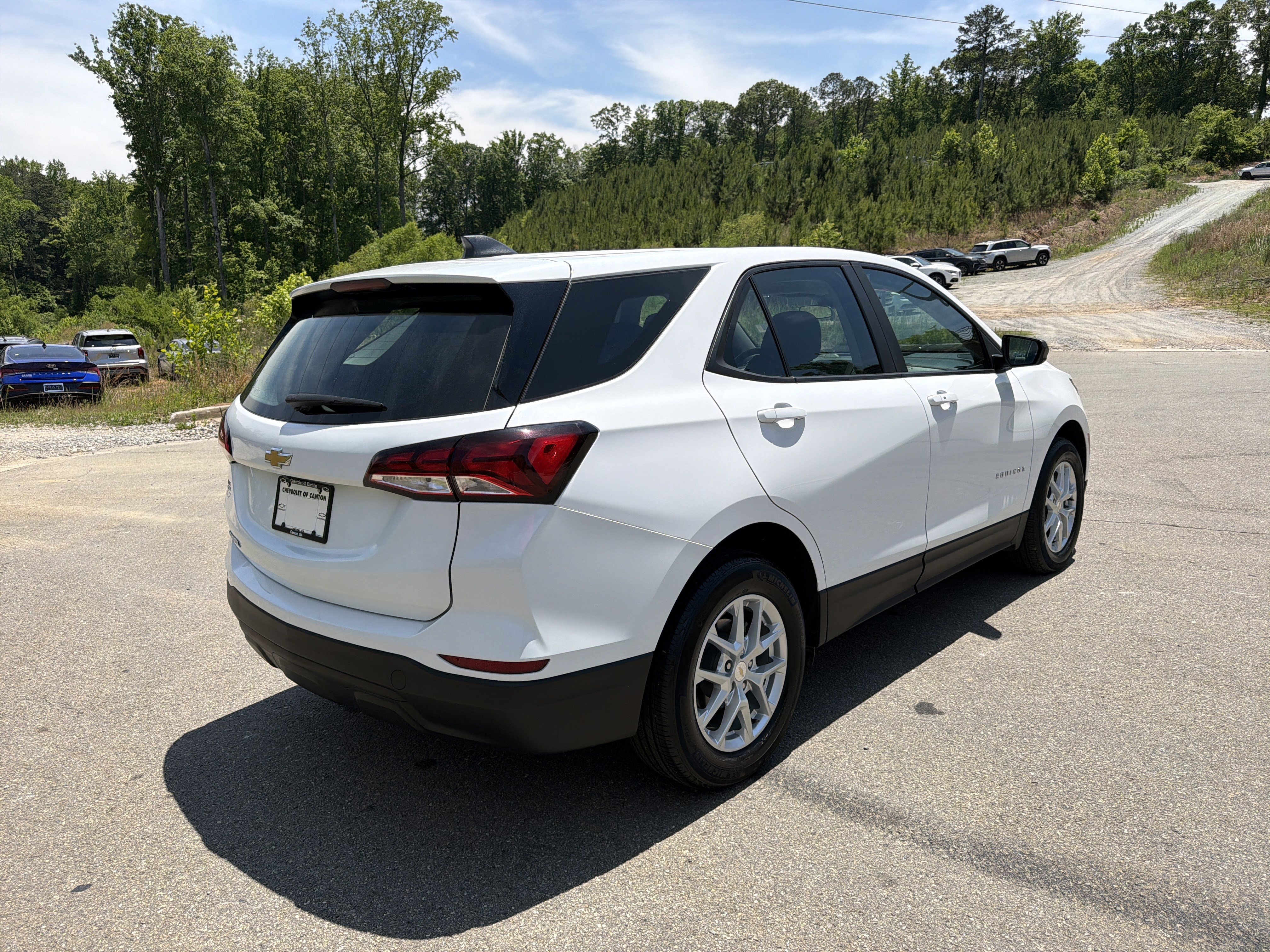 Used 2023 Chevrolet Equinox LS FWD image 5