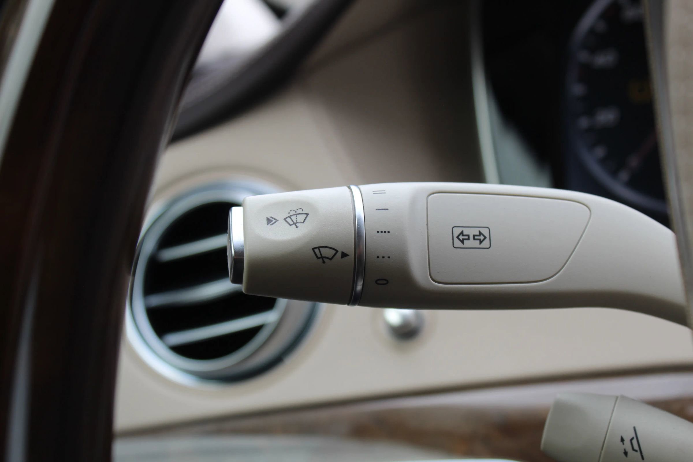Used 2015 Mercedes-Benz S 550 4MATIC Sedan image 33