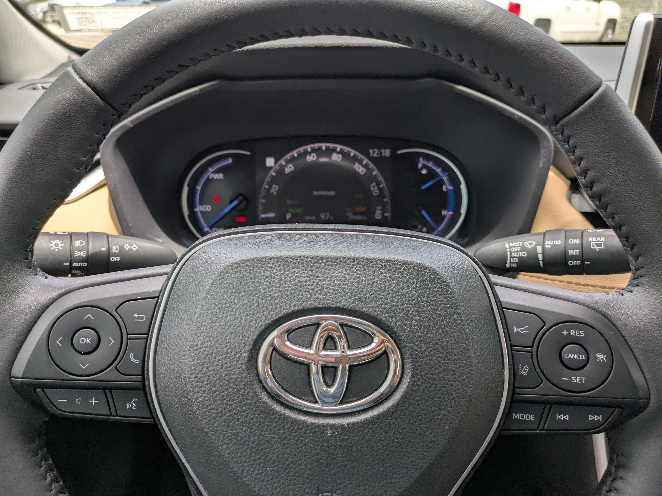 Used 2023 Toyota RAV4 XLE Premium AWD/4WD image 27