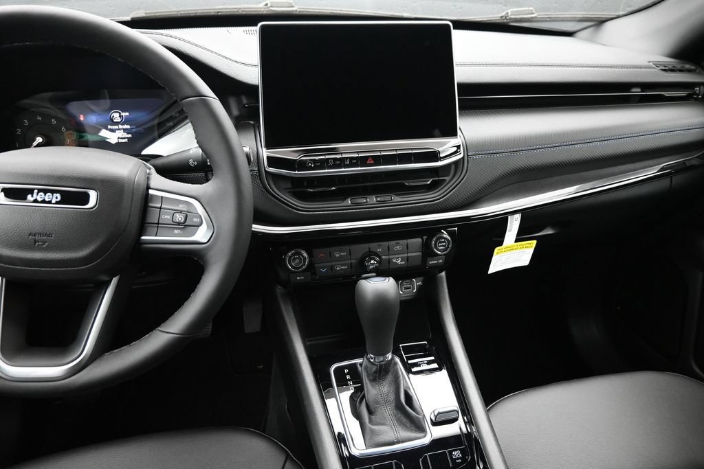 New 2026 Jeep Compass Latitude AWD/4WD image 5