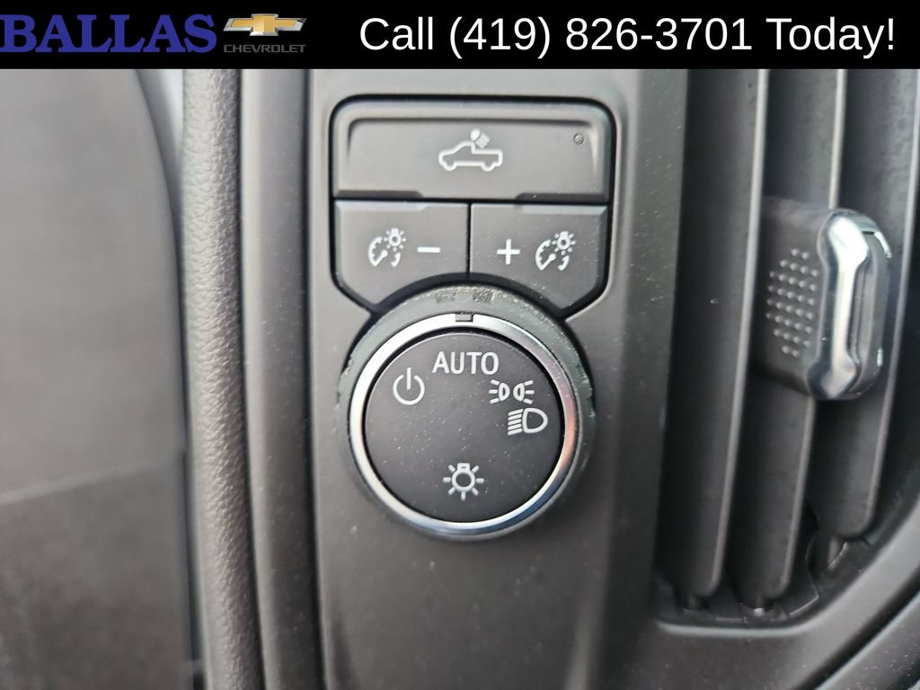 Certified 2025 Chevrolet Silverado 1500 W/T RWD image 18