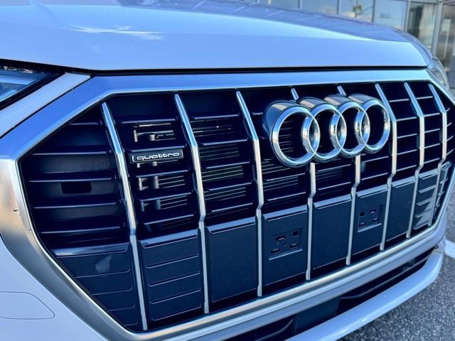 Certified 2025 Audi Q3 2.0T Premium w/ Convenience Package image 13