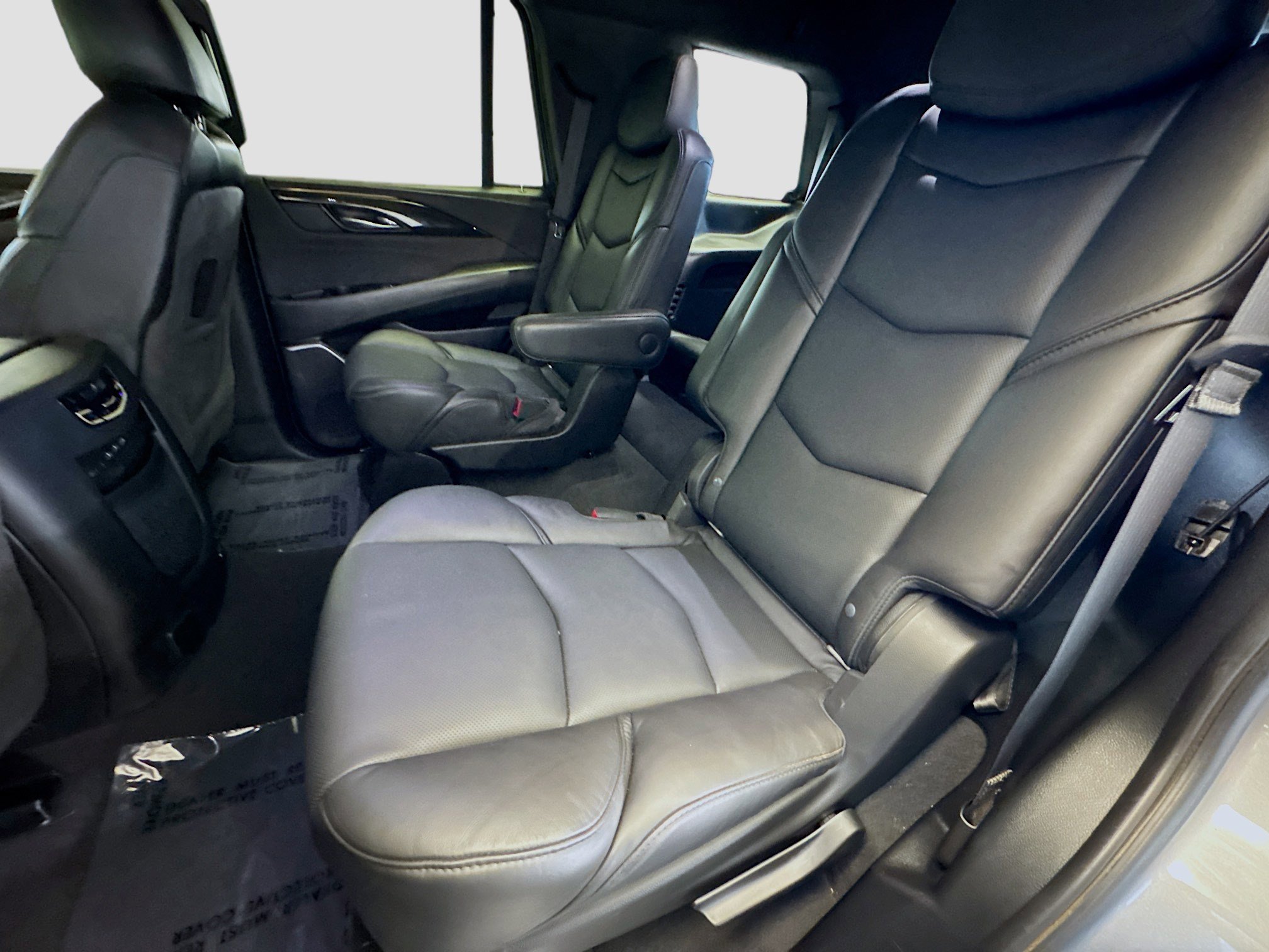 Used 2020 Cadillac Escalade Platinum image 13