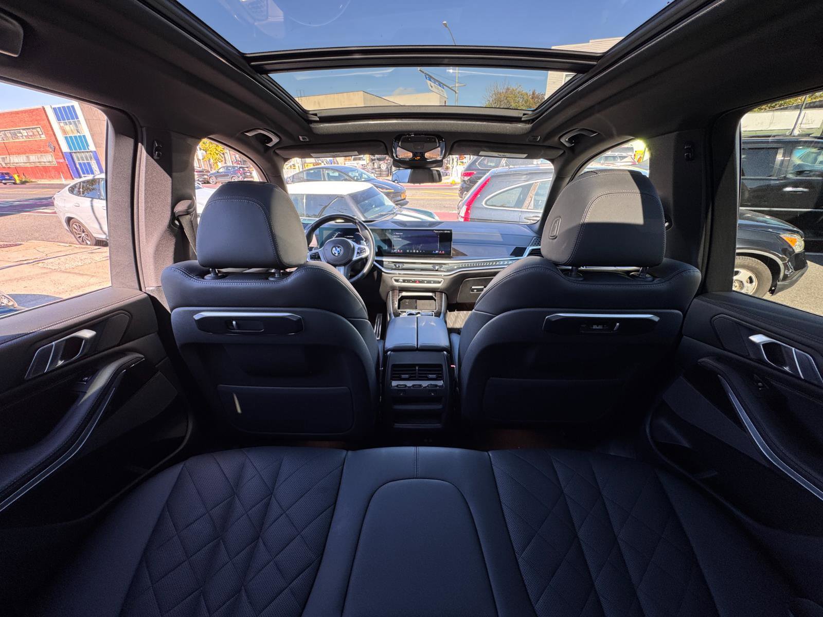 Used 2025 BMW X5 xDrive40i w/ M Sport Package image 9