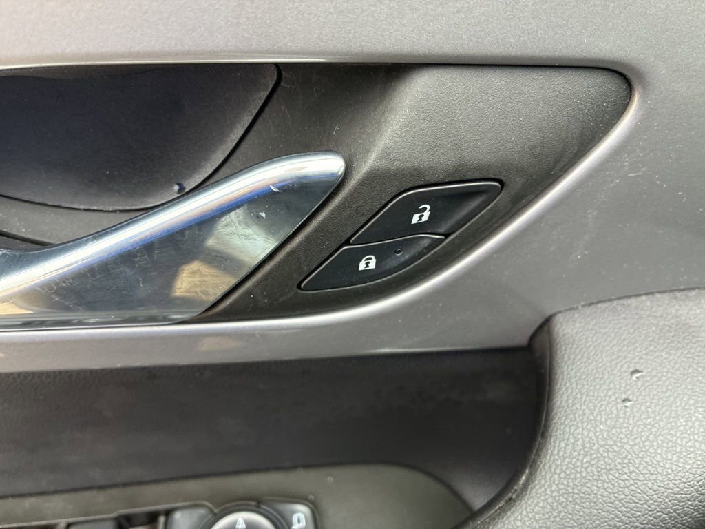 Used 2023 Chevrolet Blazer LT FWD image 9