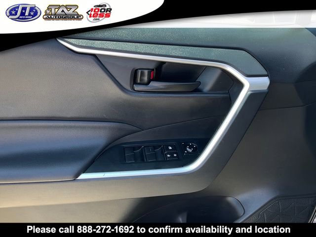 Used 2022 Toyota RAV4 LE image 11