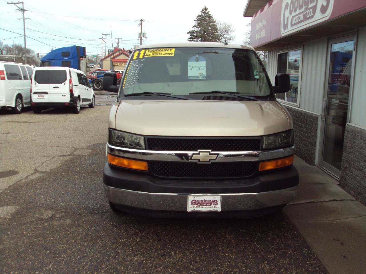 Used 2011 Chevrolet Express 1500 LT w/ LT Preferred Equipment Group image 3