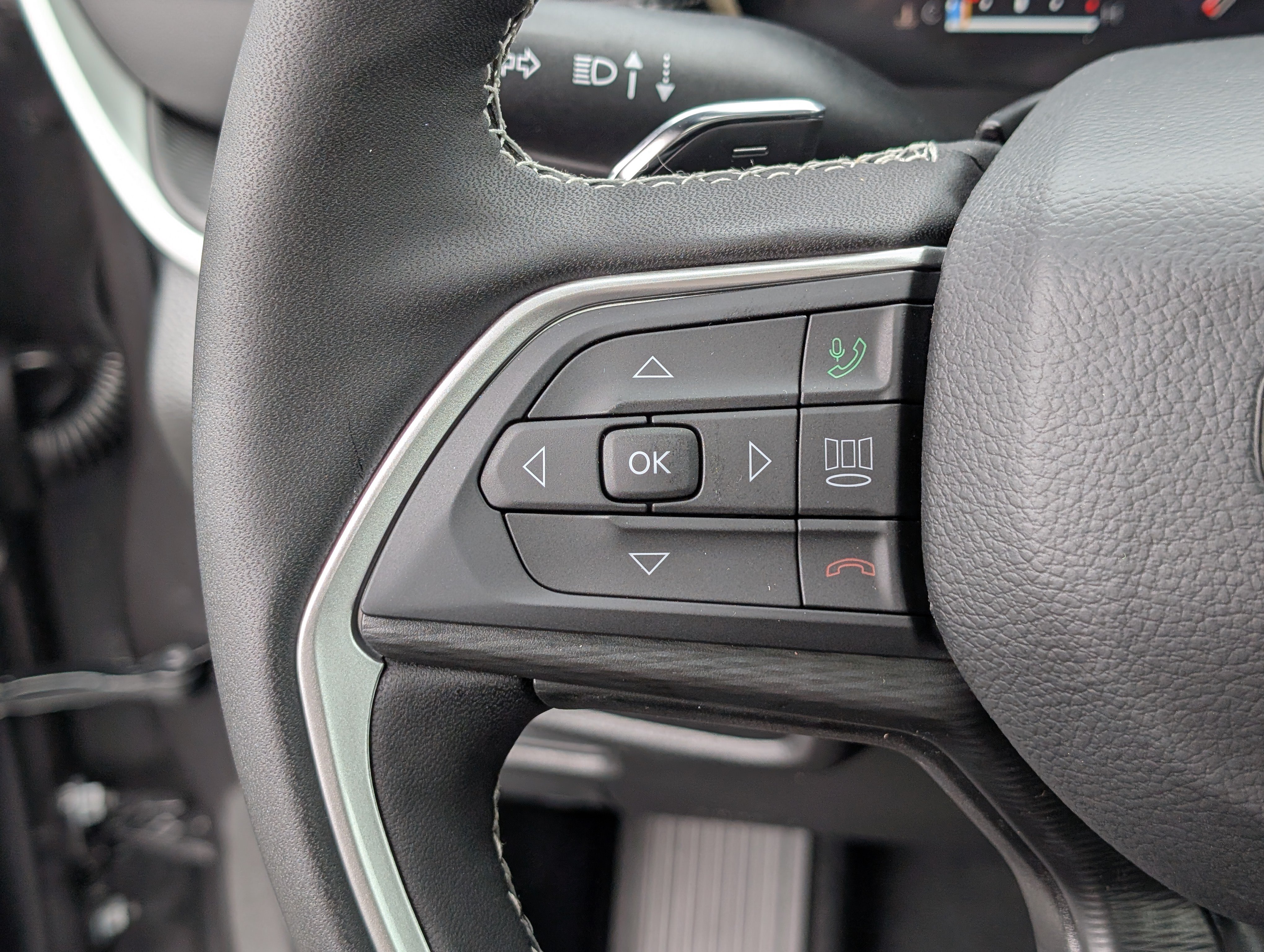 New 2025 Jeep Grand Cherokee Altitude AWD/4WD image 21