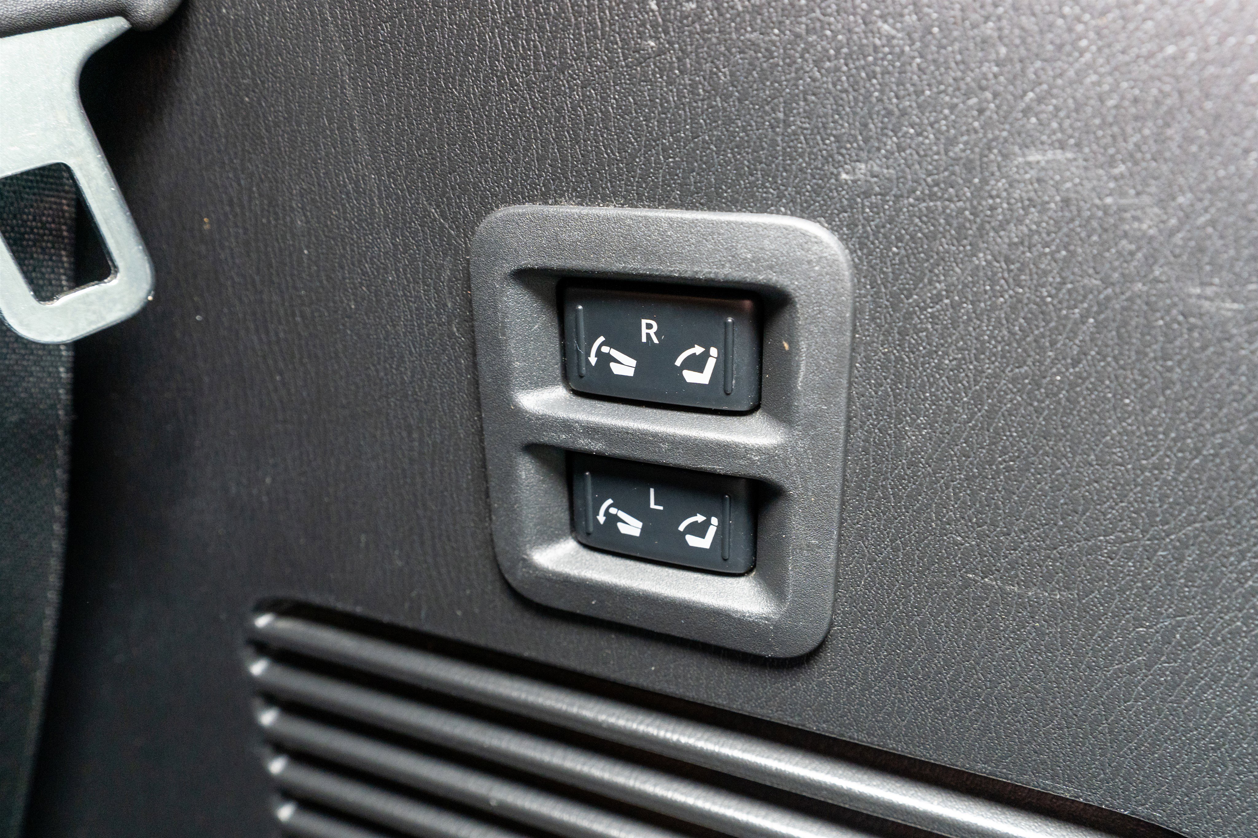 Used 2023 Nissan Armada Platinum w/ Captain's Chairs Package image 38