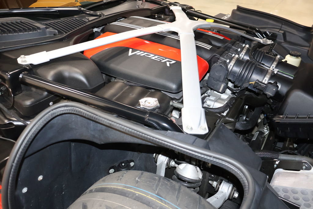 Used 2013 SRT Viper GTS w/ GTS Laguna Interior Pkg image 36