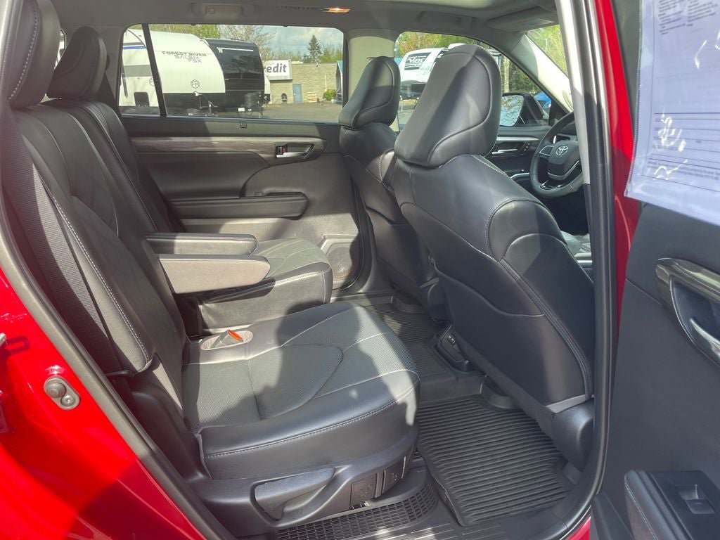 Used 2022 Toyota Highlander Platinum AWD/4WD image 15