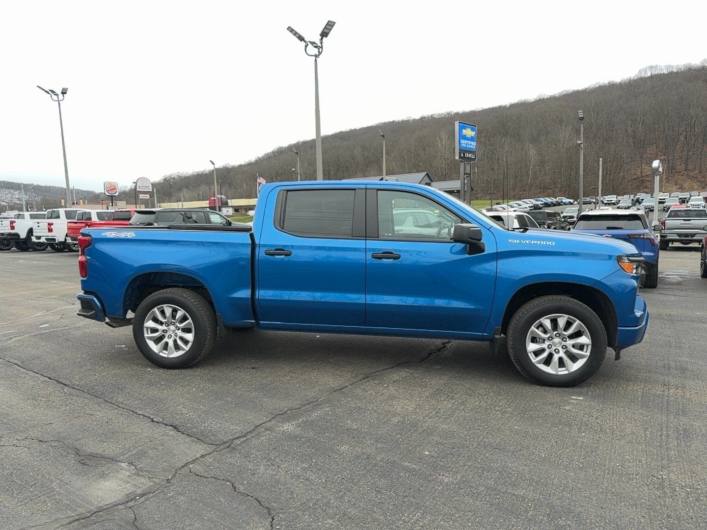 Used 2023 Chevrolet Silverado 1500 Custom AWD/4WD image 3