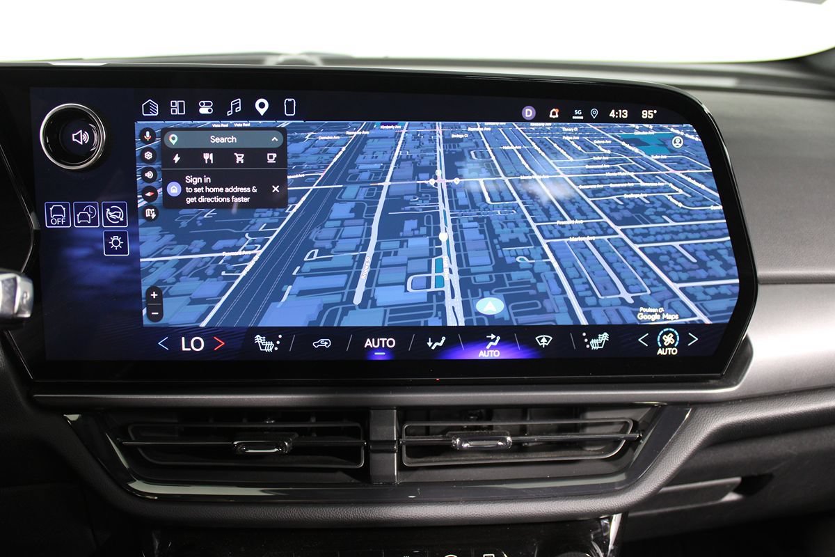 Used 2024 Chevrolet Equinox EV RS w/ LPO, Trailering Package FWD image 15
