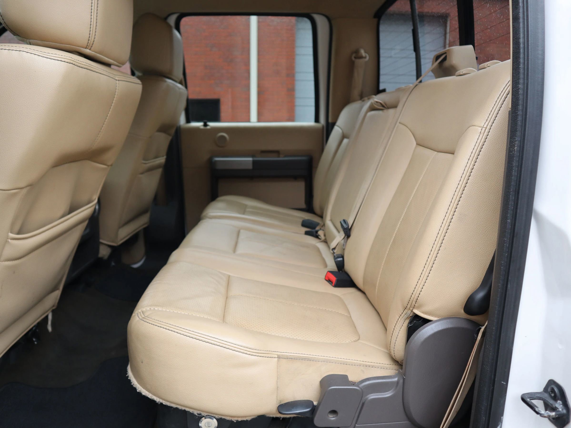 Used 2014 Ford F250 Lariat w/ Lariat Interior Package image 27