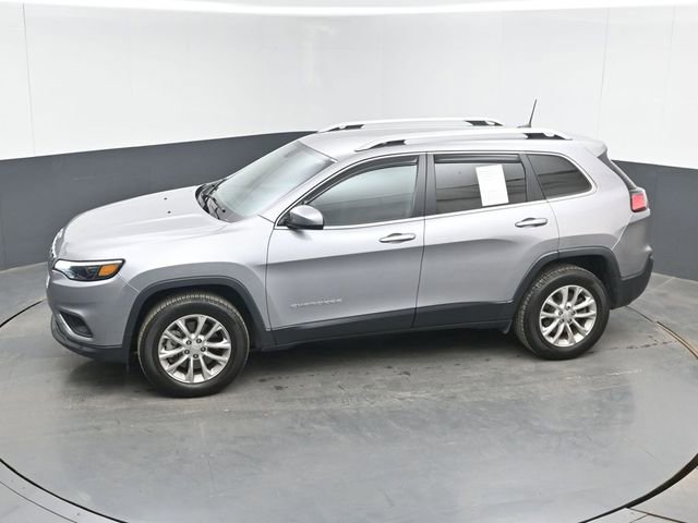 Used 2019 Jeep Cherokee Latitude w/ Cold Weather Group AWD/4WD image 32