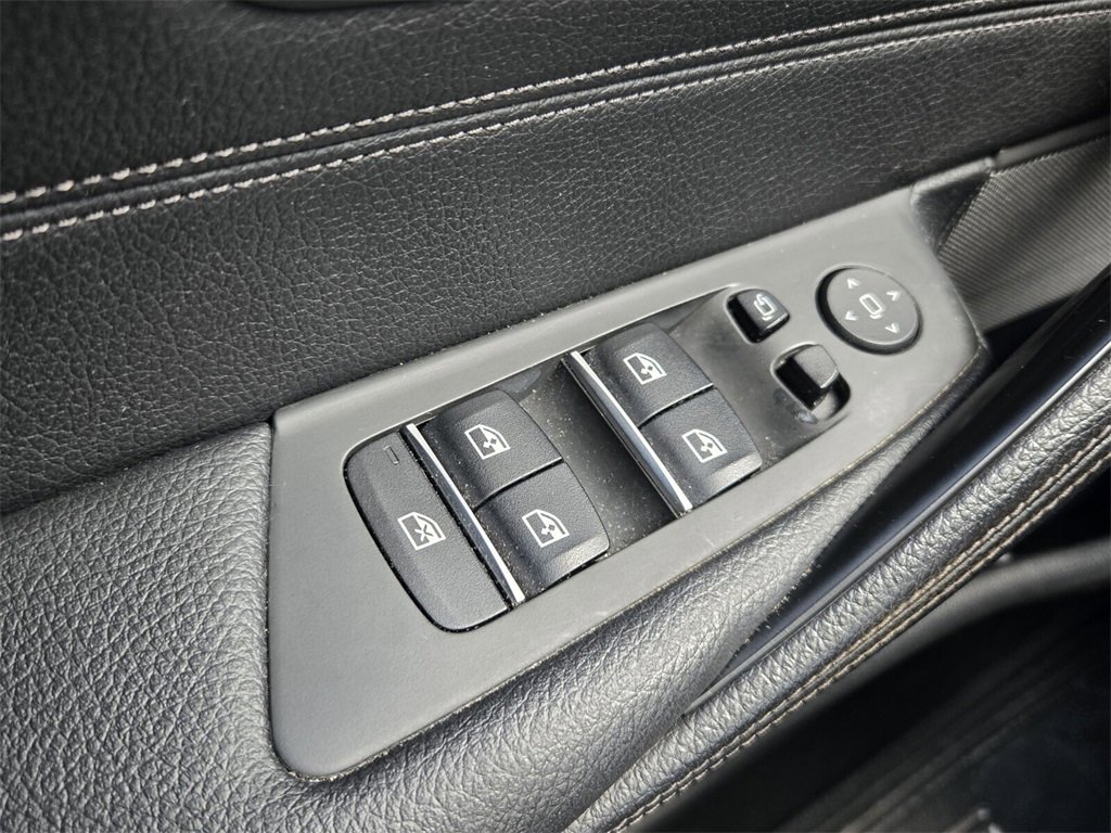 Used 2021 BMW 530i w/ M Sport Package image 29