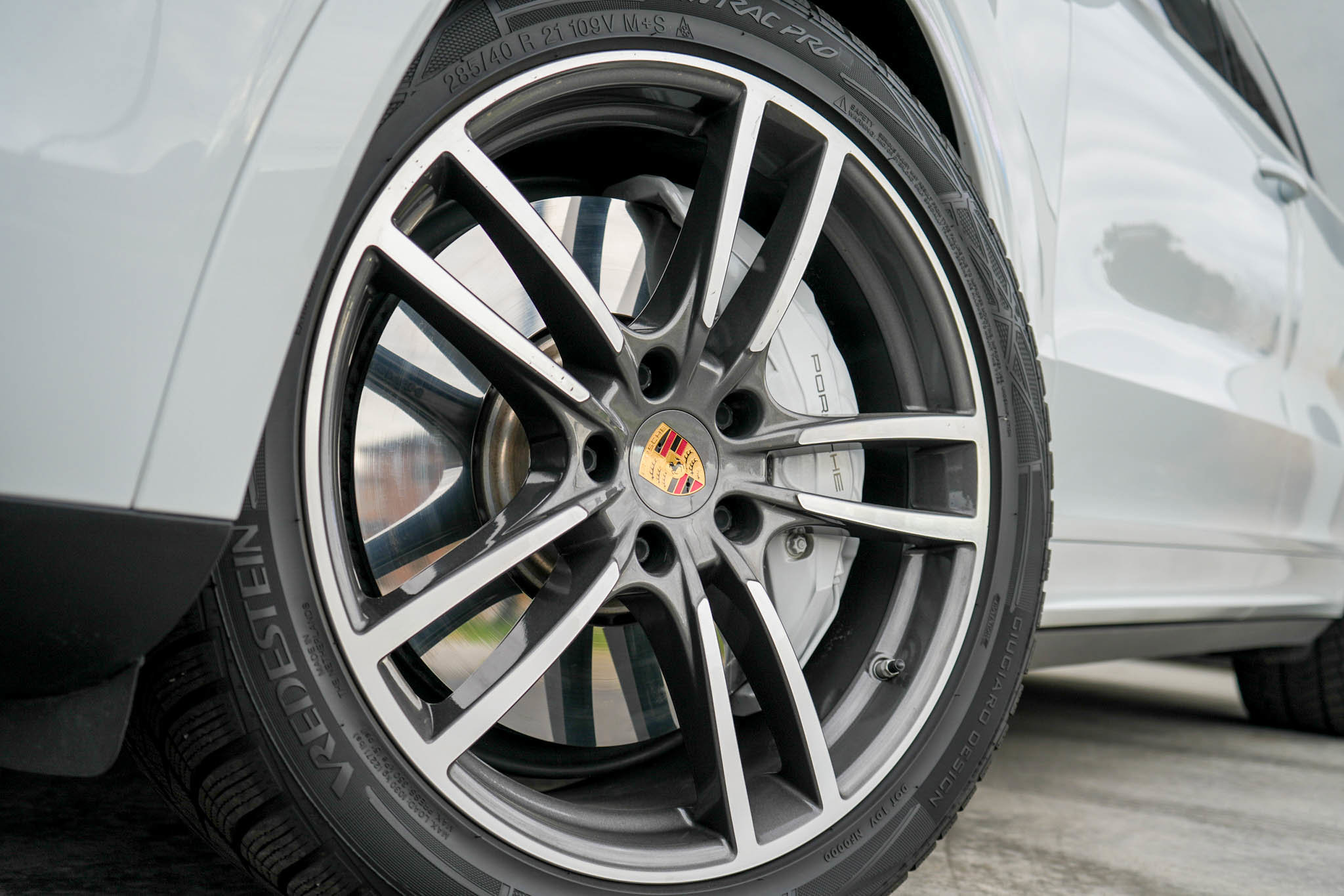 Used 2020 Porsche Cayenne Turbo AWD/4WD image 5