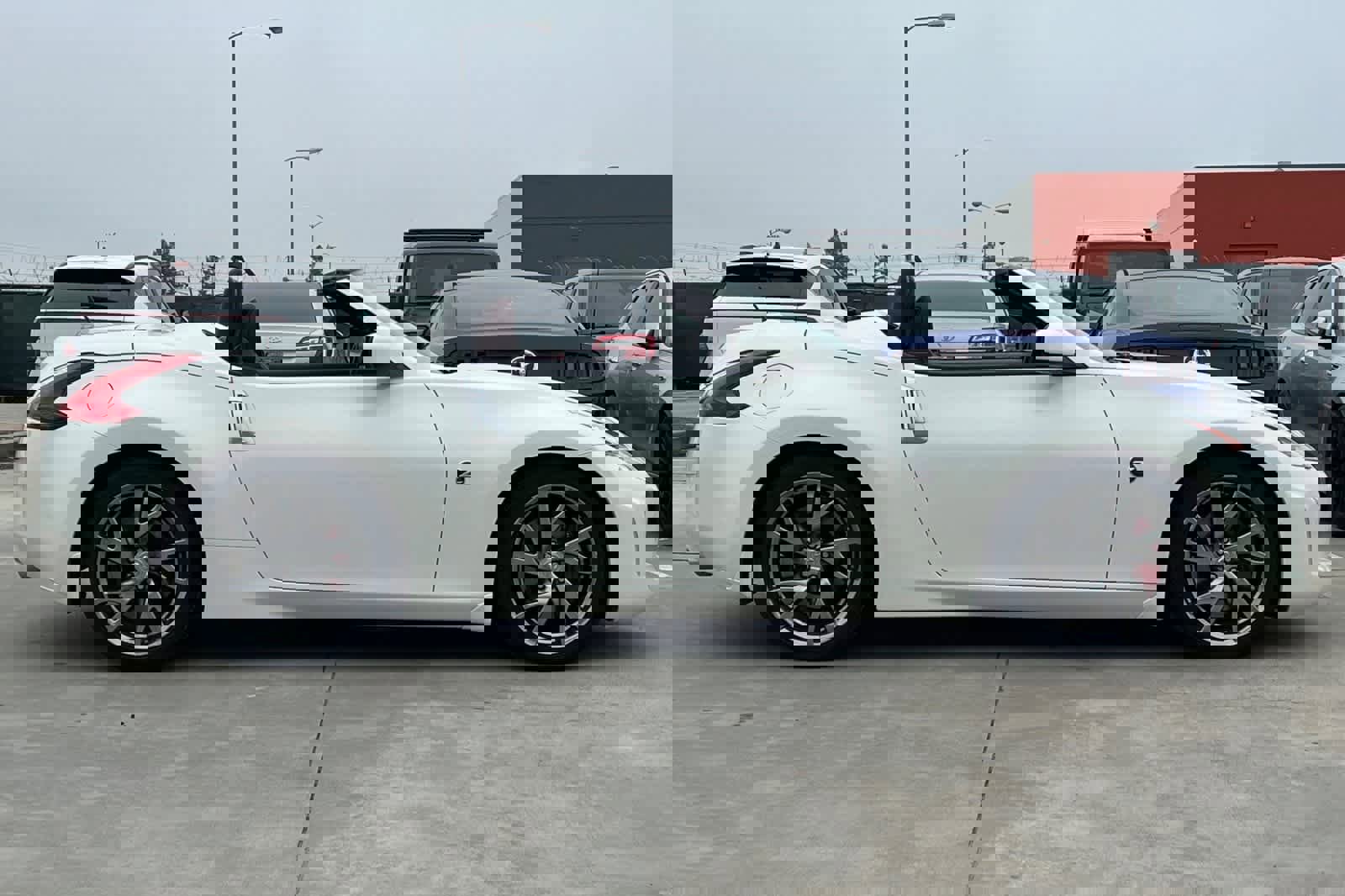 Used 2015 Nissan 370Z Touring Sport image 8