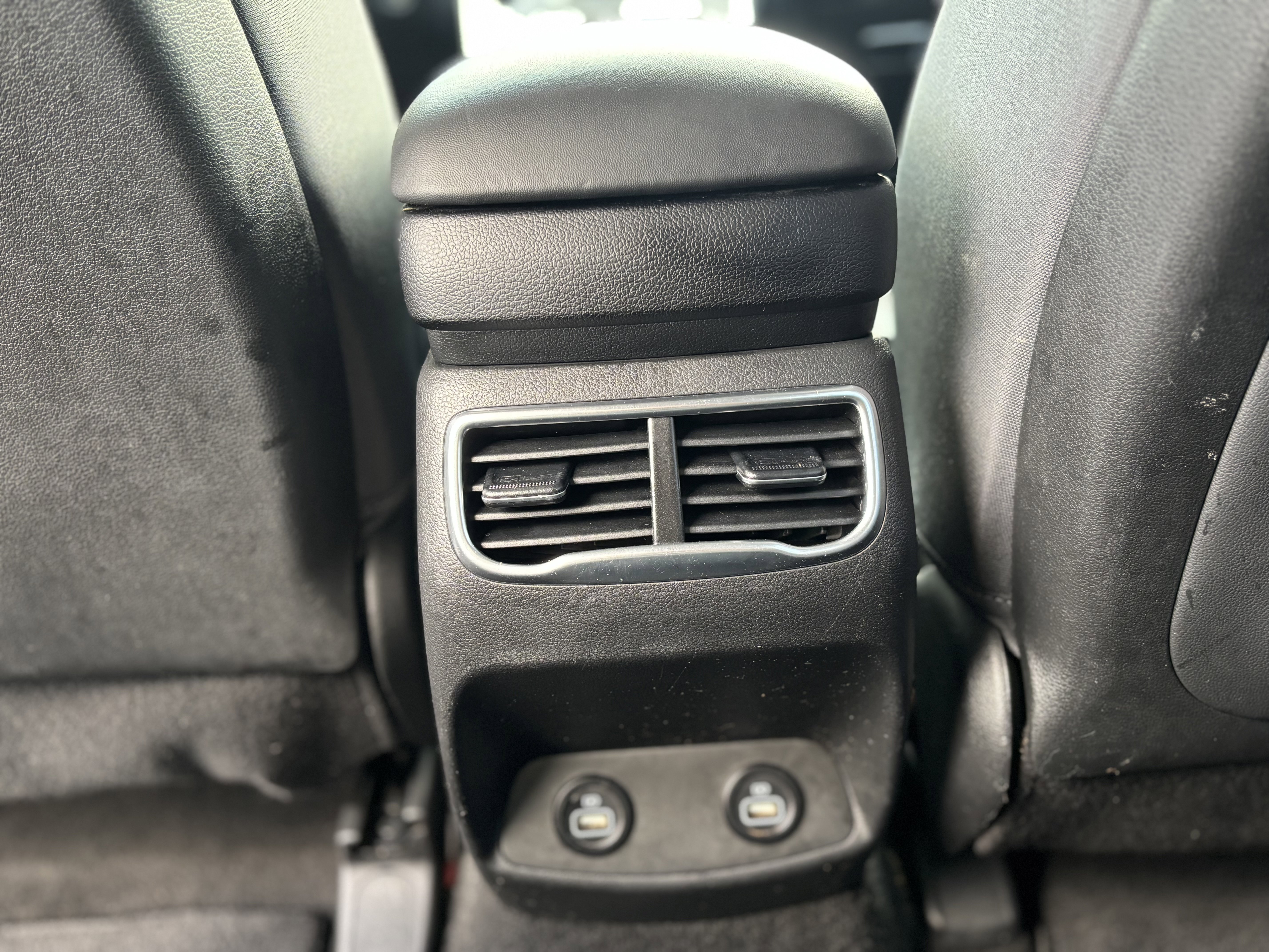 Used 2021 Hyundai Santa Fe SEL image 11