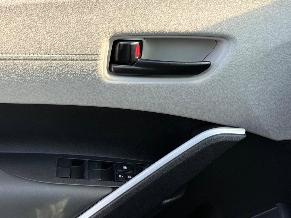 Certified 2025 Toyota Corolla Cross LE image 22