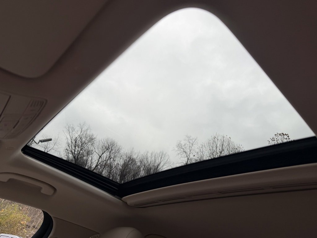 Used 2020 Mercedes-Benz GLC 300 4MATIC Coupe image 32